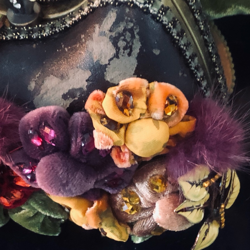 ((SPECIAL PURSE For VERY SPECIAL FRIEND)) Mary Frances Velvet FloraL Women's BAG - Picture 10 of 14